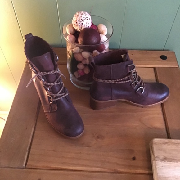 Sorrel Burgundy Lace up Ankle Boots- NWOB - Picture 2 of 16